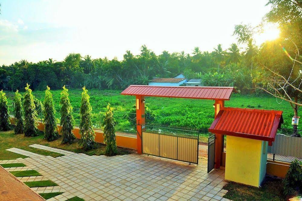 Airport Green View Resort Andiambalama Exteriér fotografie